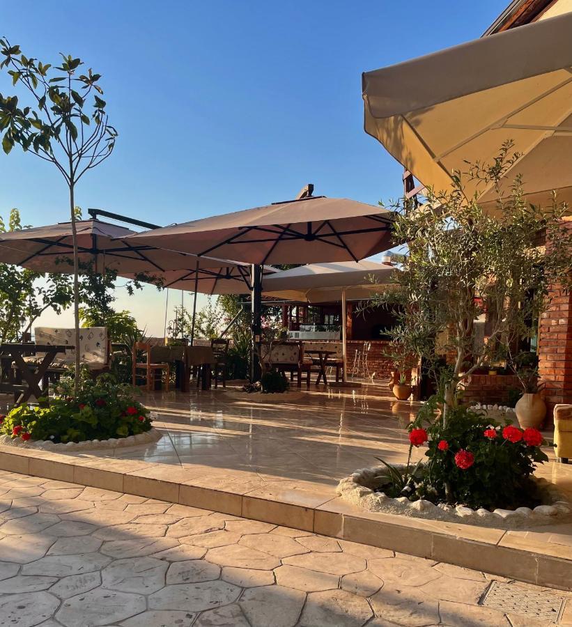 Tekada Hotel & Restaurant Vlorë Exterior foto