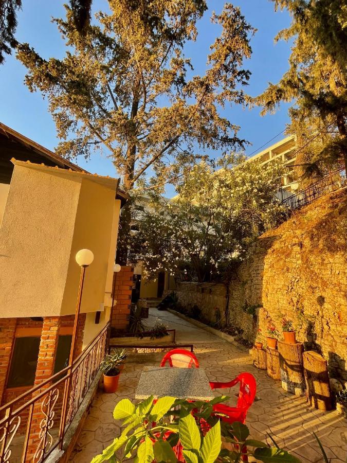 Tekada Hotel & Restaurant Vlorë Exterior foto