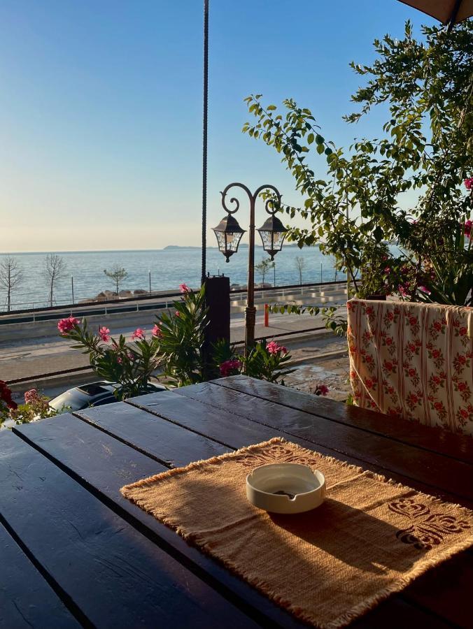 Tekada Hotel & Restaurant Vlorë Exterior foto